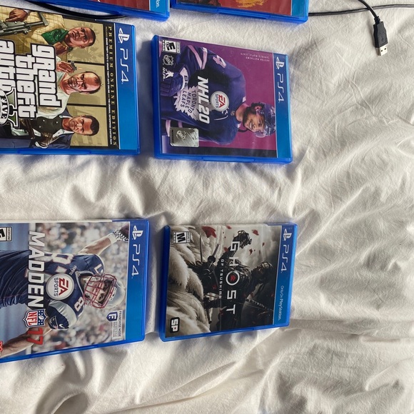 PS4 - Picture 5 of 13